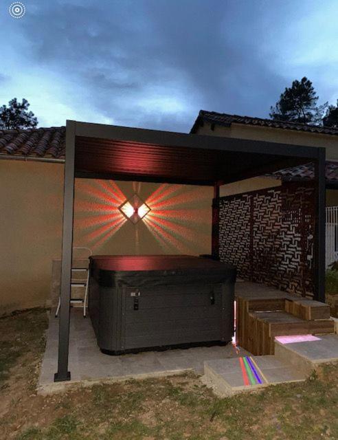 Frayssinet-le-Gélat Gite Des Combes Blanches Avec Piscine Et Jacuzzi מראה חיצוני תמונה