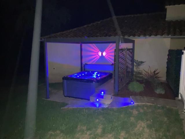 Frayssinet-le-Gélat Gite Des Combes Blanches Avec Piscine Et Jacuzzi מראה חיצוני תמונה